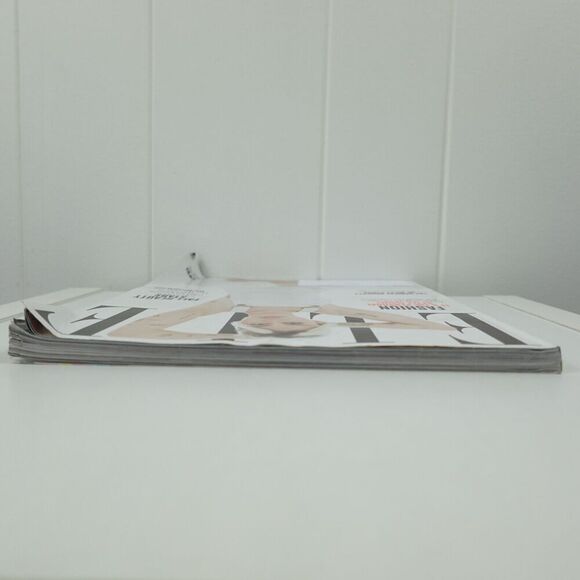 Elle Magazine October 2016 Miley Cyrus The Personal Style Issue - Picture 4 of 7